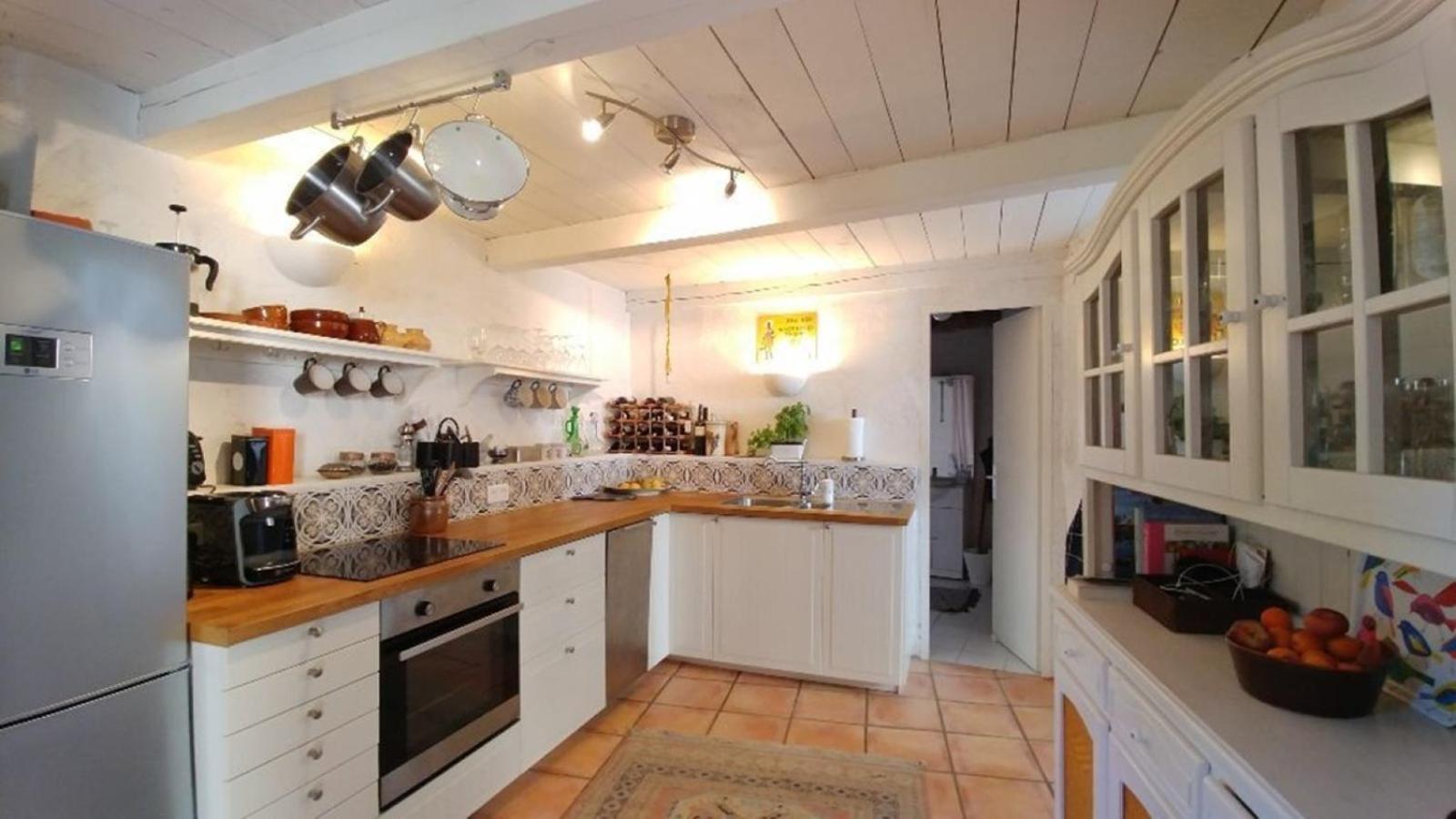 Maison De Vacances Atypique Pouzolles Екстериор снимка